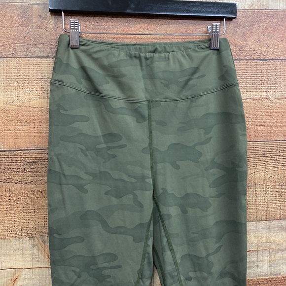 White Birch Green Camo Leggings medium - Picture 3 of 6